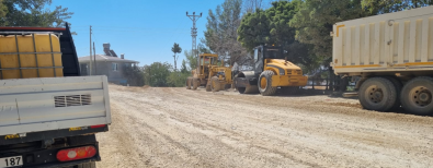 İlçemiz Doğu girişi ( TOKİ ) yolu ve Fethiye Mahallesi Afet evleri asfaltlama çalışmaları